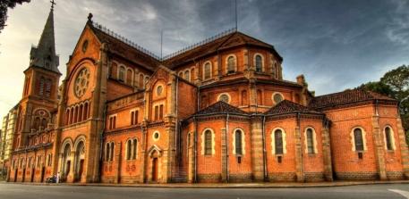 Nhà Thờ Đức Bà - Điểm Check-In Hot Nhất Mùa Giáng Sinh 2025