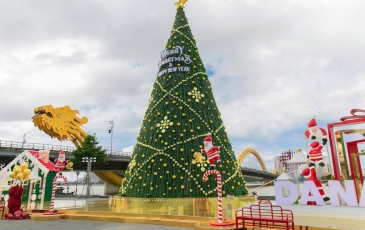 Da Nang Christmas Festival – 20-Meter Christmas Tree and Unique New Highlights