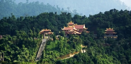 Núi Yên Tử - Khám Phá Chốn Thiêng Ngự Ở Vùng Đông Bắc