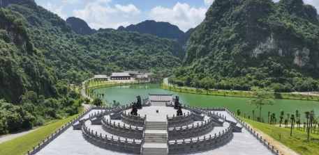 Thung Ui Travel – A Quiet “Sleeping Muse” in Ninh Binh