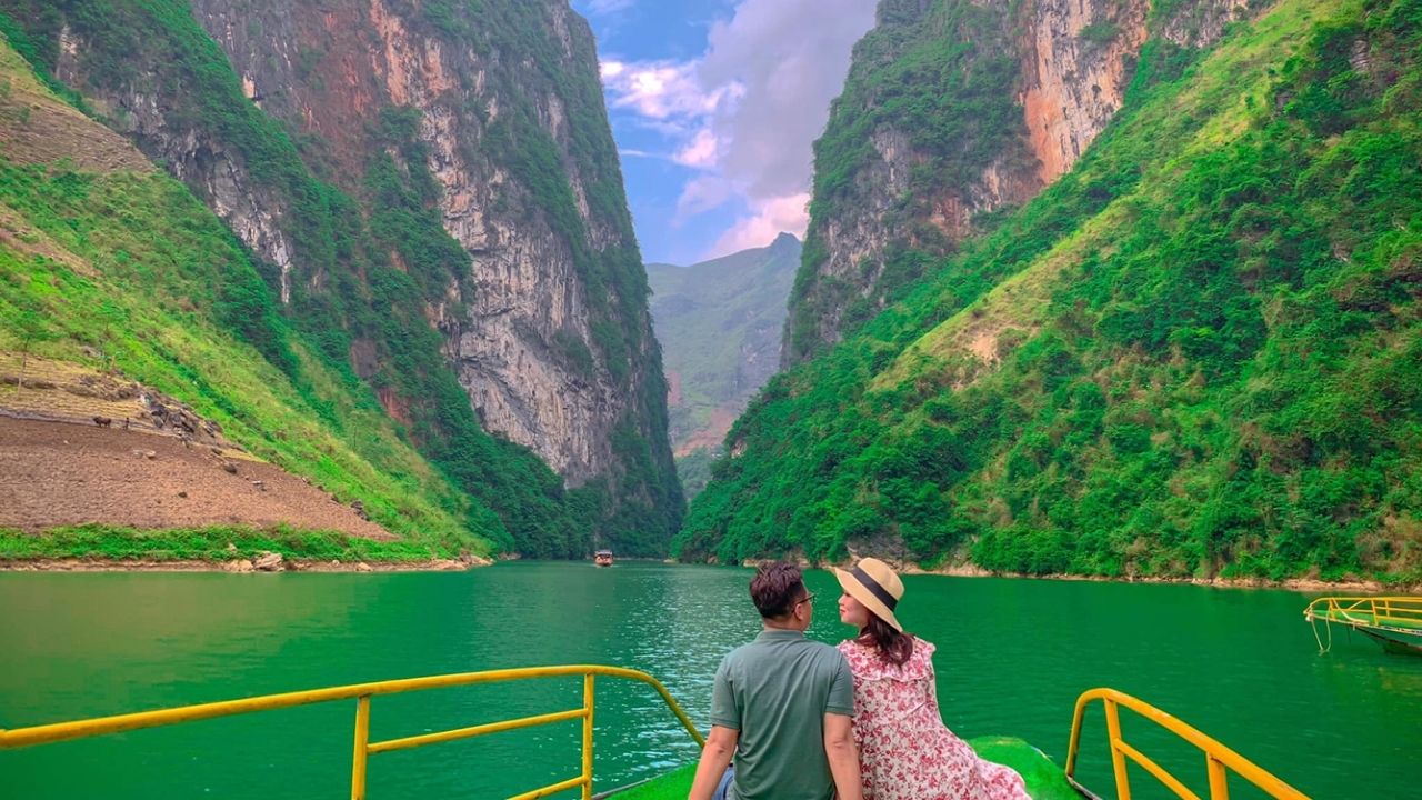 Detailed guide on moving to Nho Que River