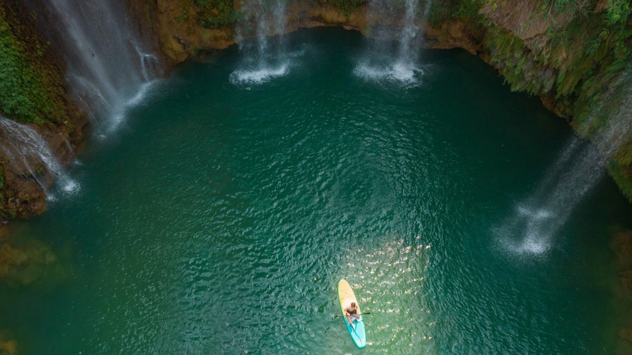Enjoy Chieng Khoa Waterfall swim in the lake and bathe here