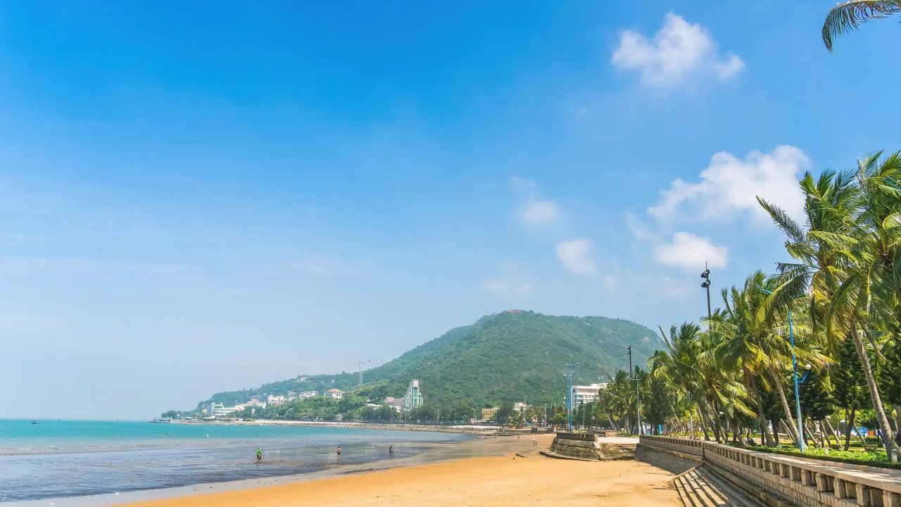 Explore Back Beach & Front Beach in Vung Tau