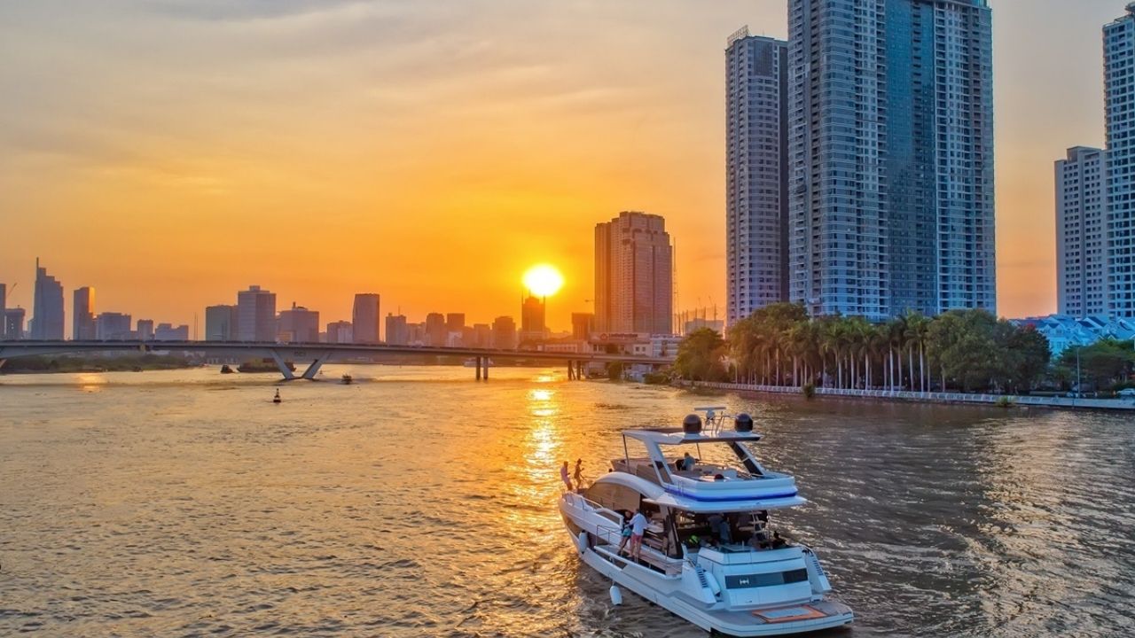 Explore Saigon River - the flow of time