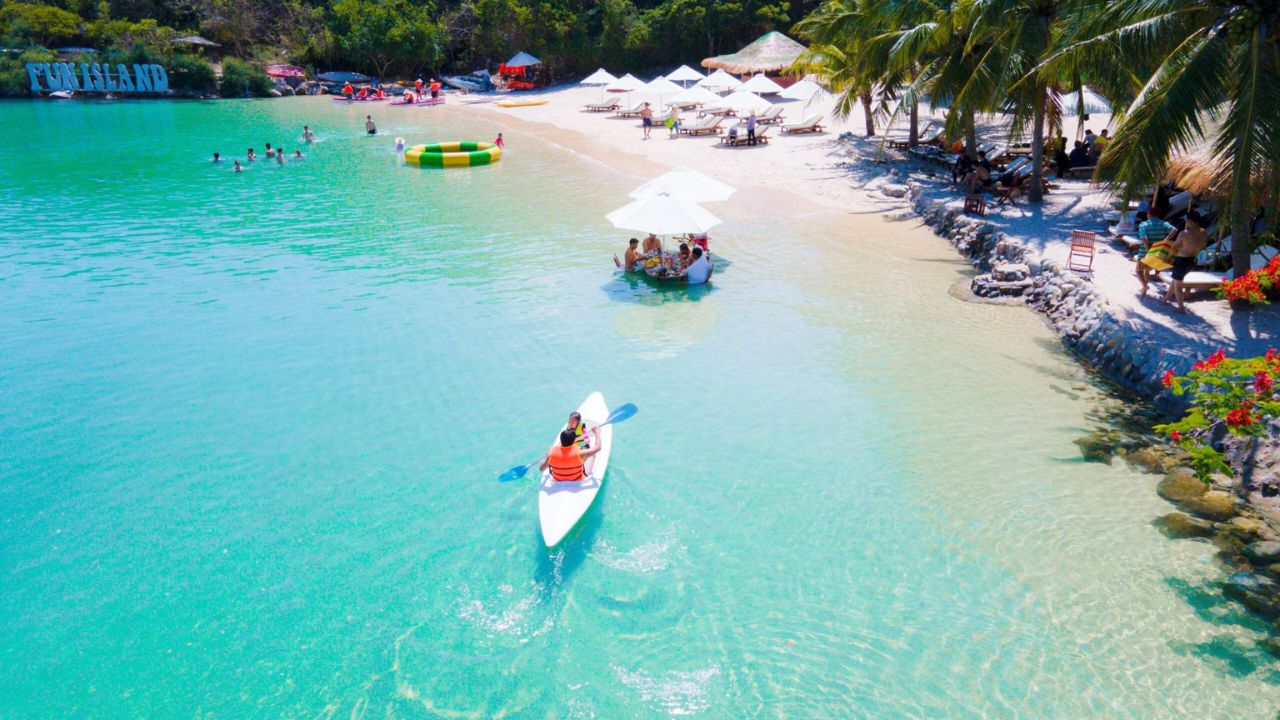 Khám vịnh Đầm Bấy tại đảo Hòn Tre Nha Trang