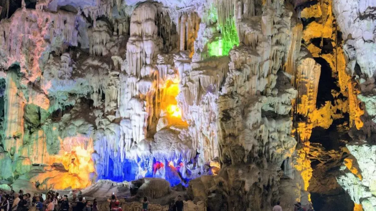 Thien Cung Cave