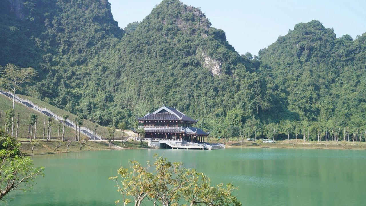 The best season to visit Thung Ui Tourist Area