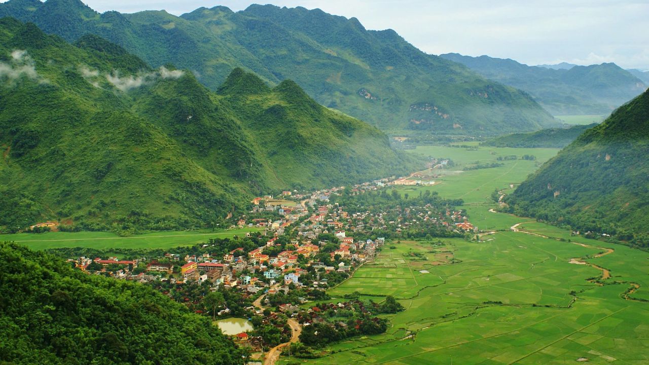 The ideal time to Explore Moc Chau