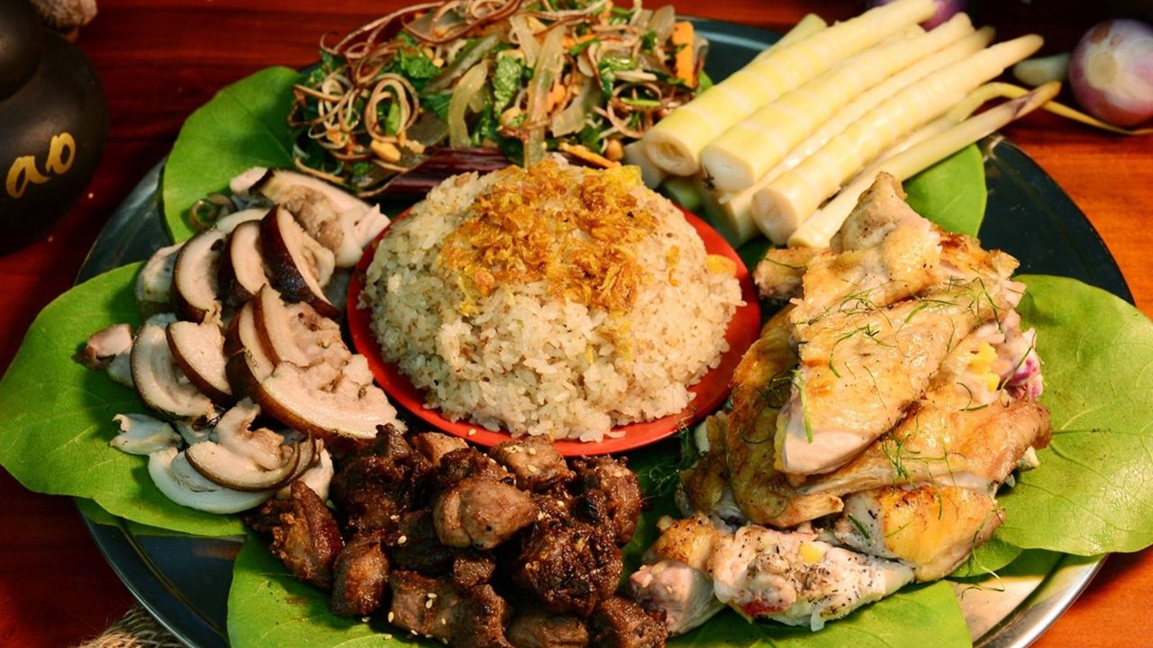 Thưởng thức ẩm thực Tây Bắc trên đèo Khau Phạ