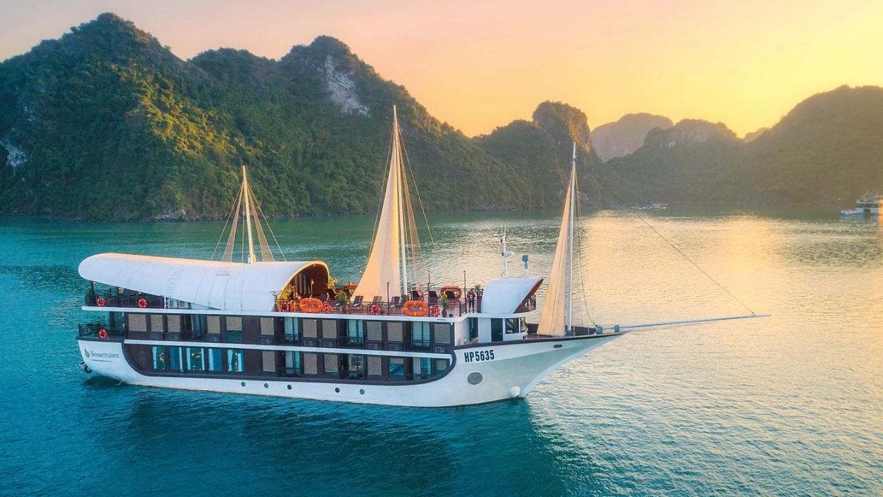 Unique experiences on Ha Long Bay Cruise Tour for Diwali