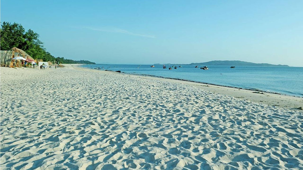 Van Chay Beach at Co To Island