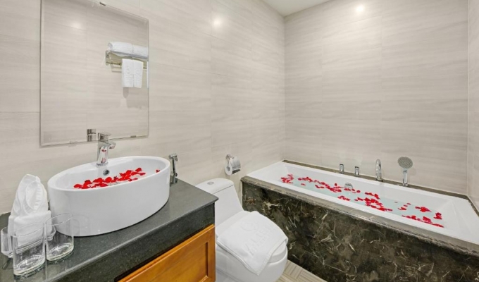 Alisia Beach Hotel Da Nang | Phu Minh Quang Travel