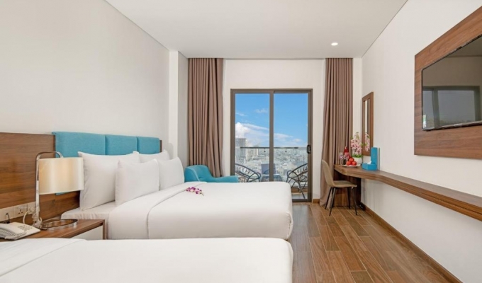 Partial City & River view Twin