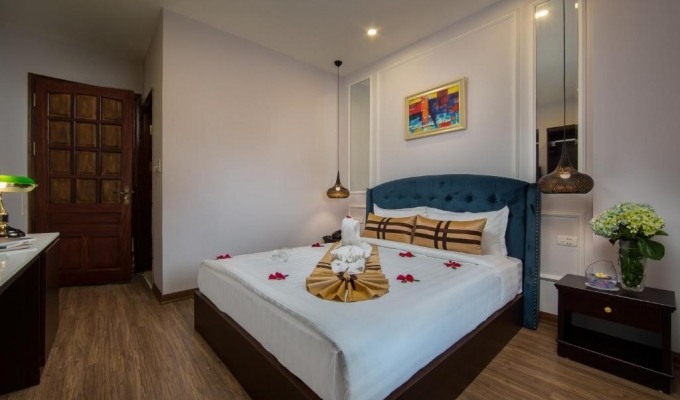 Honeymoon room 