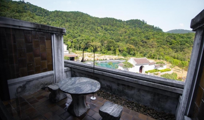 Deluxe room Pool view