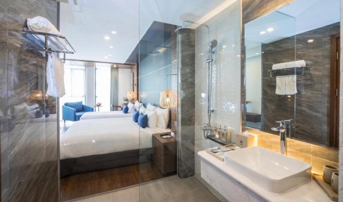 Partial Sea View Triple