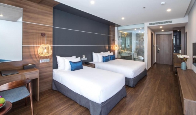 Partial Sea View Triple